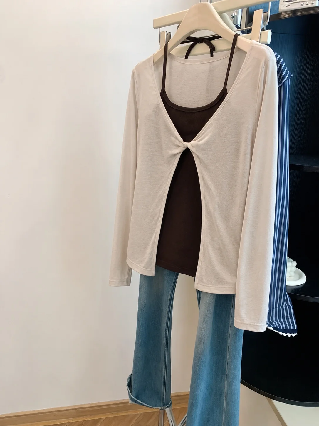 Women's Casual Style Long Sleeve Knot Design Sun Protection Cover up Two Piece Set Slimming Neckline V-Neck Comfortable Soft
