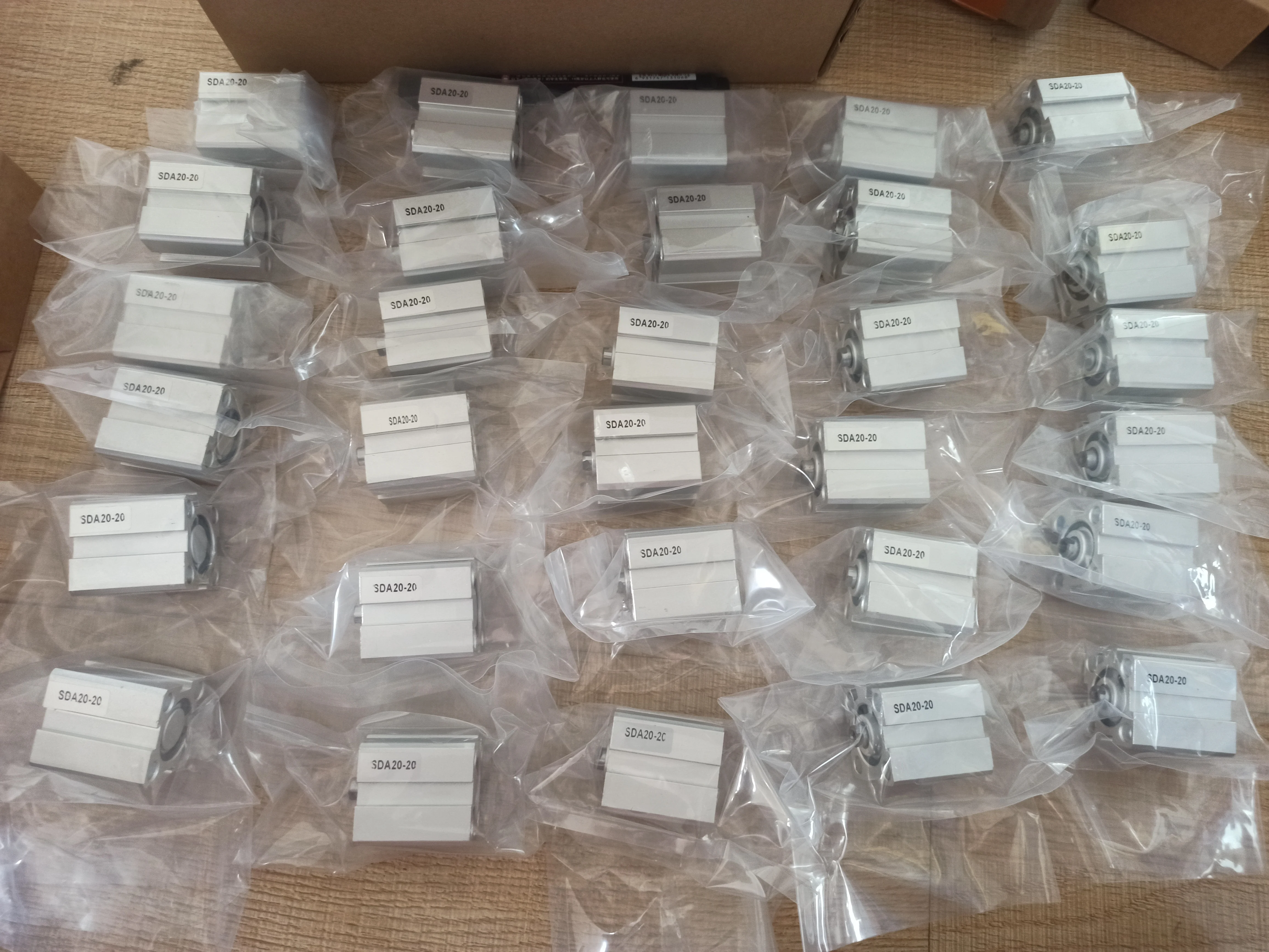 

CHYF SDA Series Airtac Type Compact Cylinder Pneumatic Air Cylinder SDA20X5