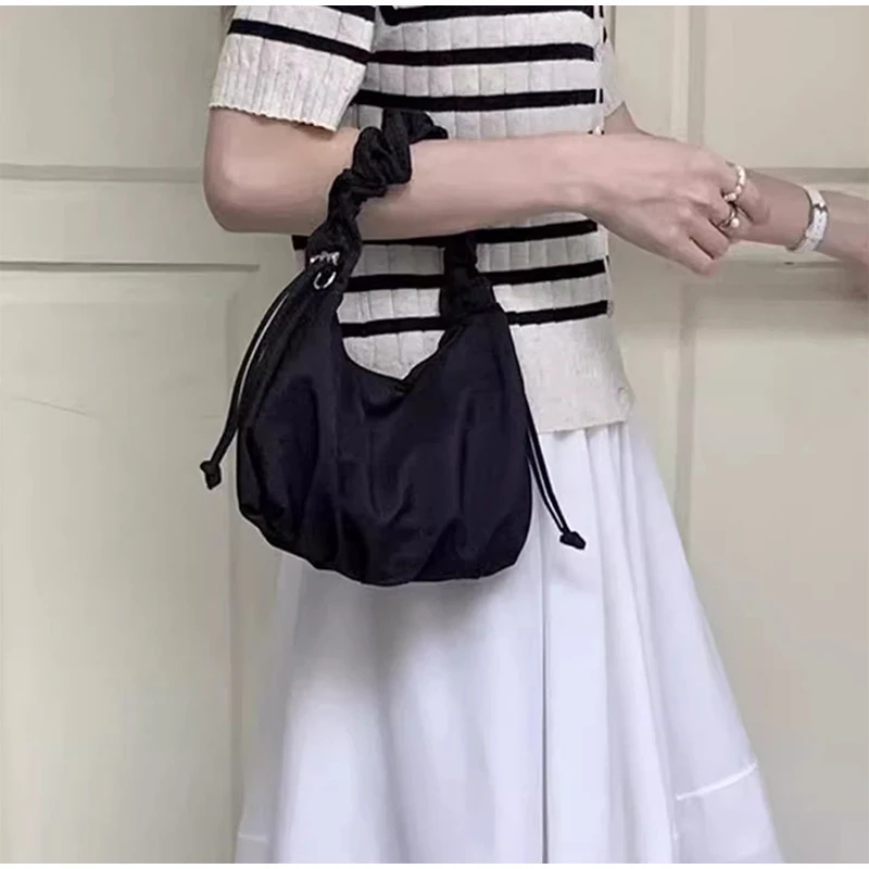 

Fashionable Solid Color Pleated Nylon Handbag Casual And Versatile Cloud Handbag Ultra-light And Portable Women's Crossbody Bag