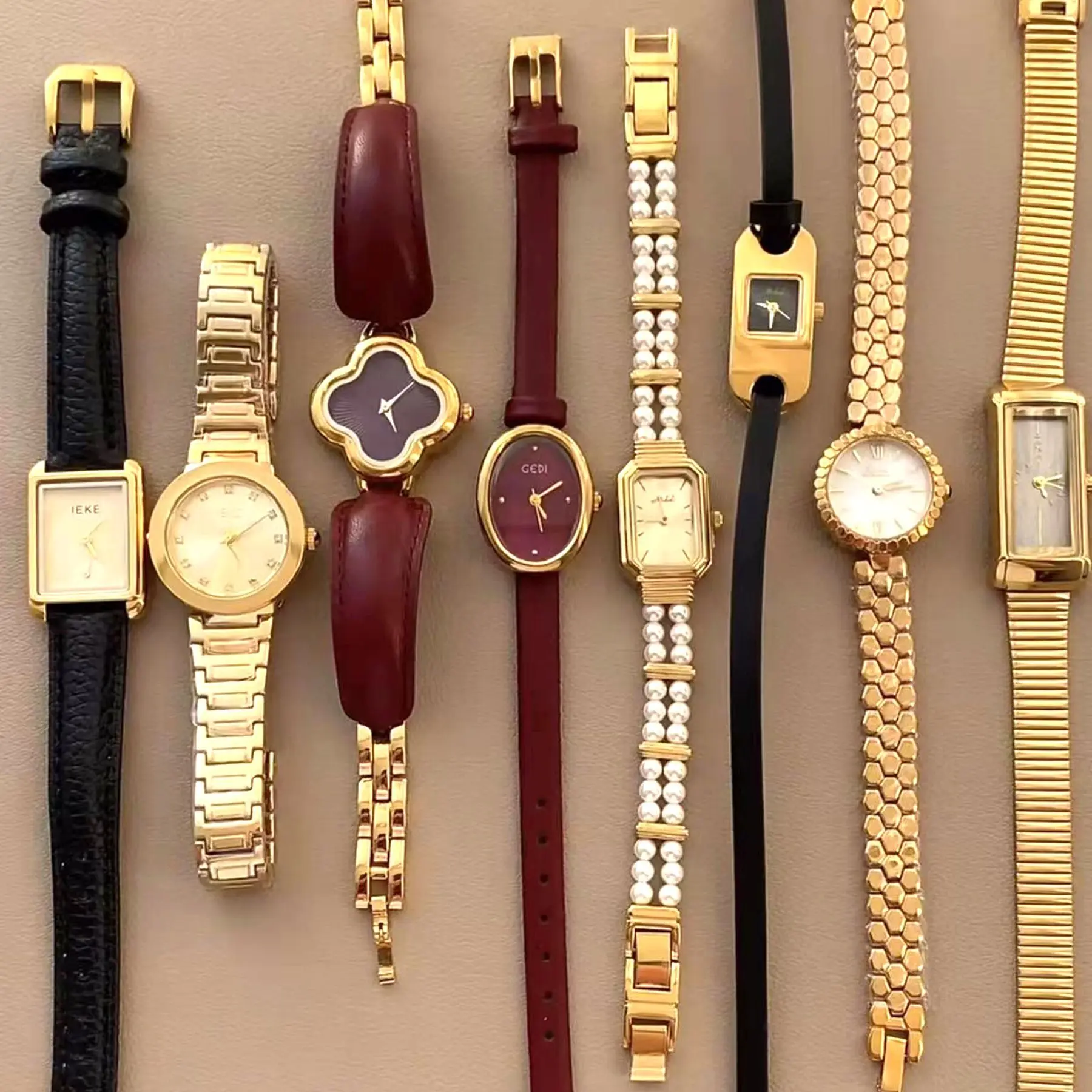 

Trendy Red Women'S WatchSophisticated Red Quartz Women'S Watch Retro And Minimalist Watch Petite Ladies' WatchWomen'S Wristwatch