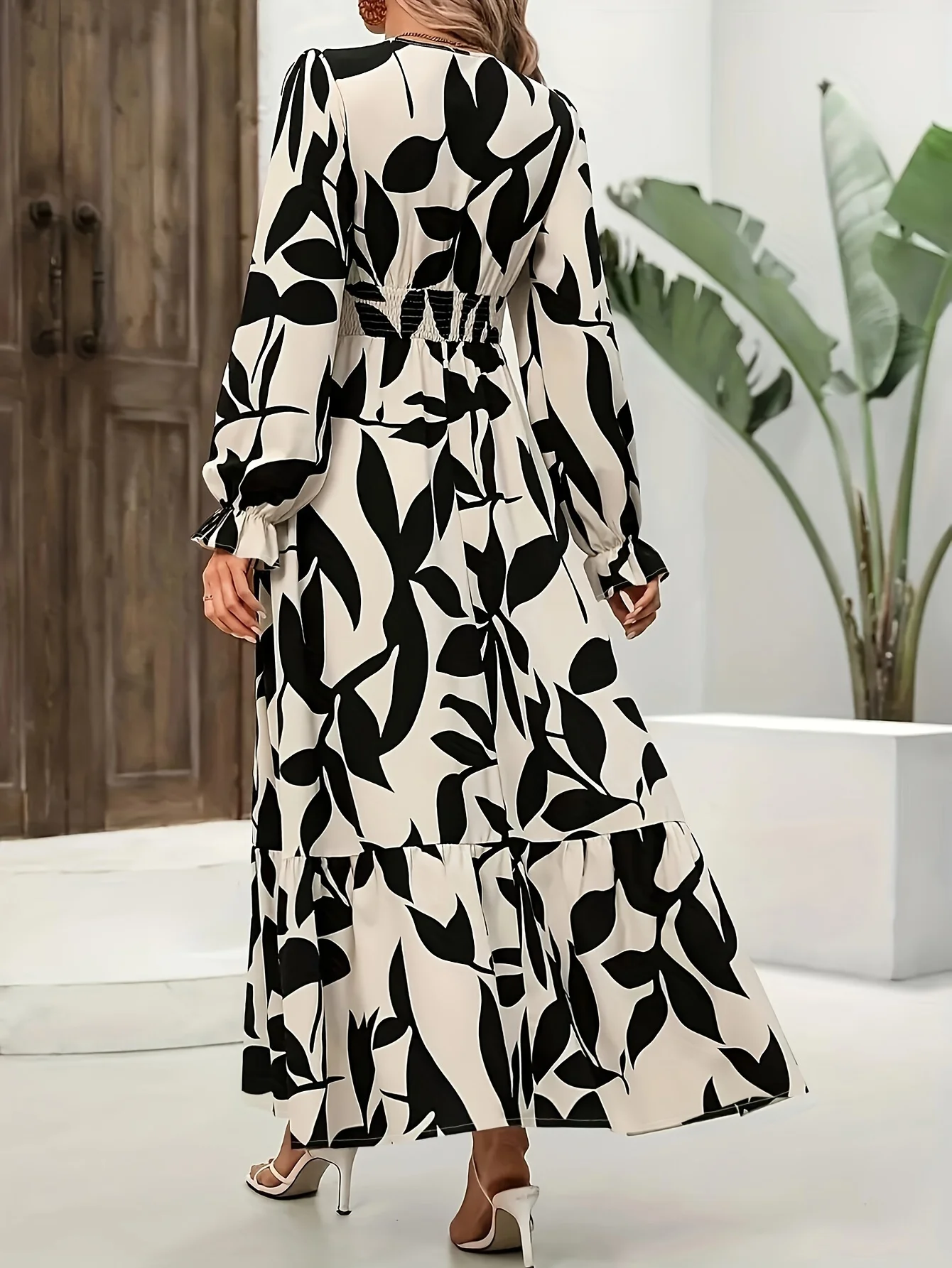 Plus size autumn elegant printed waist swing dress trumpet sleeve waist and ankle long dress can be worn on various occasions