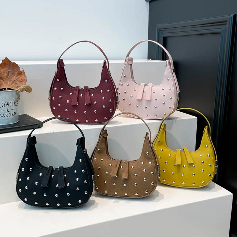 

Модные сумки на плечо в форме полумесяца для женщин, новинка 2025, дизайнерская седельная сумка с заклепками, качественная кожаная сумка на ремне, кошелек на молнии