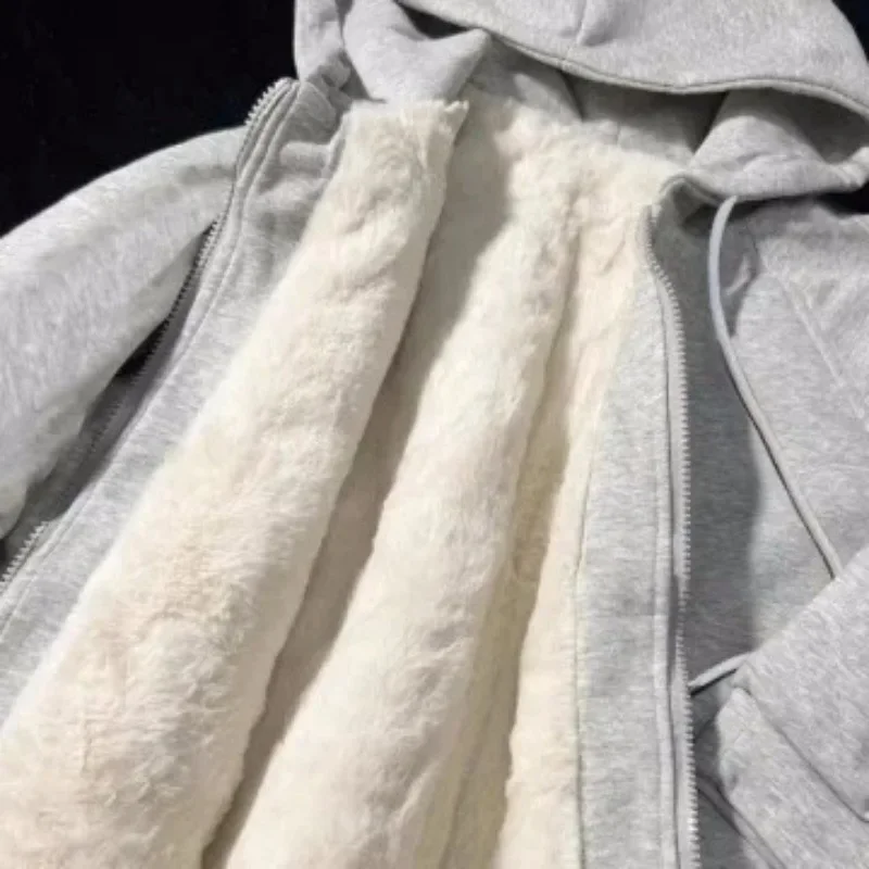 

Куртка с капюшоном на подкладке из меха ягненка, женская новая стильная куртка на молнии, однотонная студенческая шапка, модное зимнее пальто, хорошее