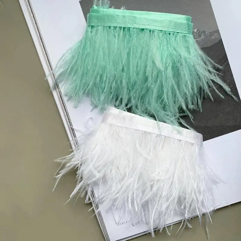 1 Stück DIY Boho Hochzeitskleider Nähzubehör Weißes Federband 100CM Schwarzes Natürliches Straußenfeder-Besatzband für Bastelarbeiten Party Heimdekoration – Detail 5