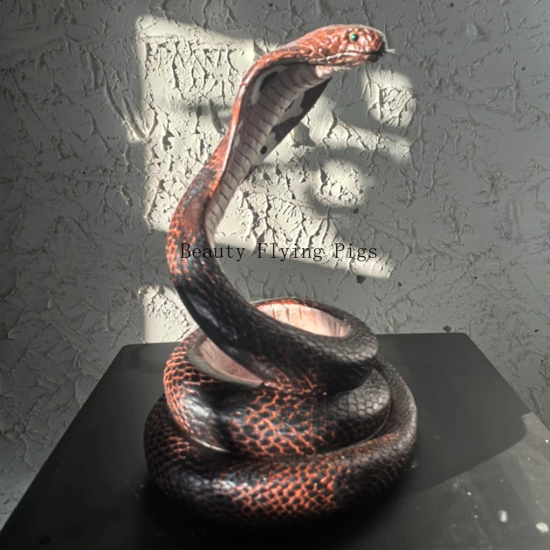 

1pc Resin Cobra Wine Rack Ornament Resin Red Wine Bottle Rack TV Cabinet Decoration Serpentine Shaped Home Decorations