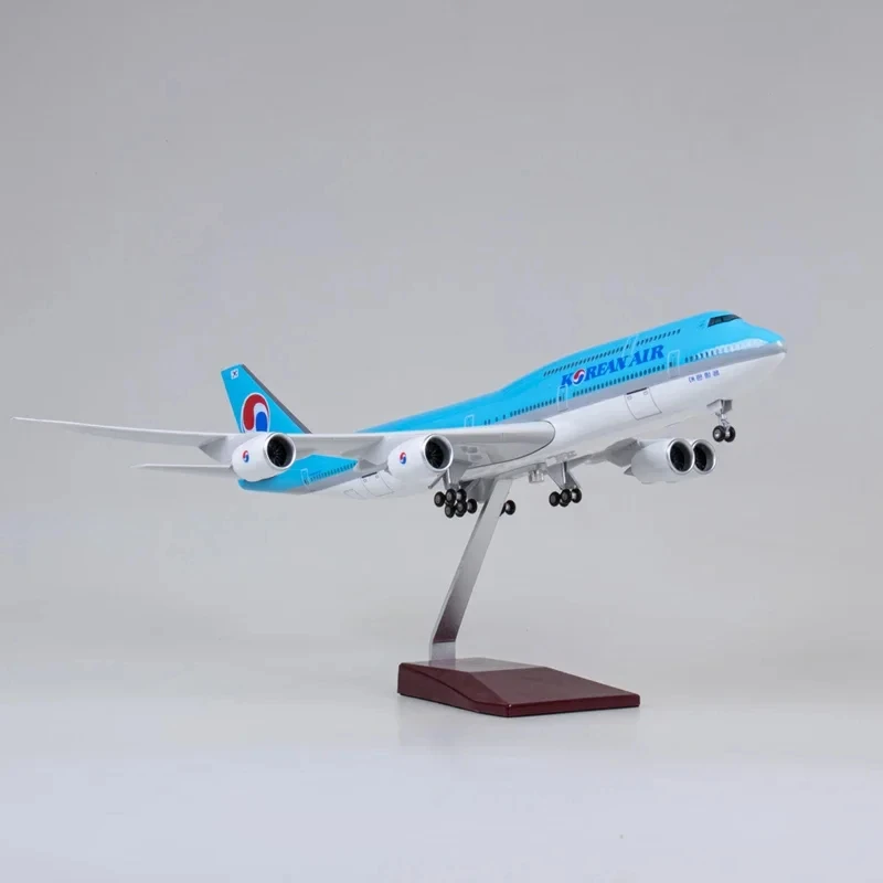 New 1/160 Airplane Korean Air 747 B747-8 Airline Civil Airliner Model LED Light Landing Gear 47CM Plane Model Gifts Display