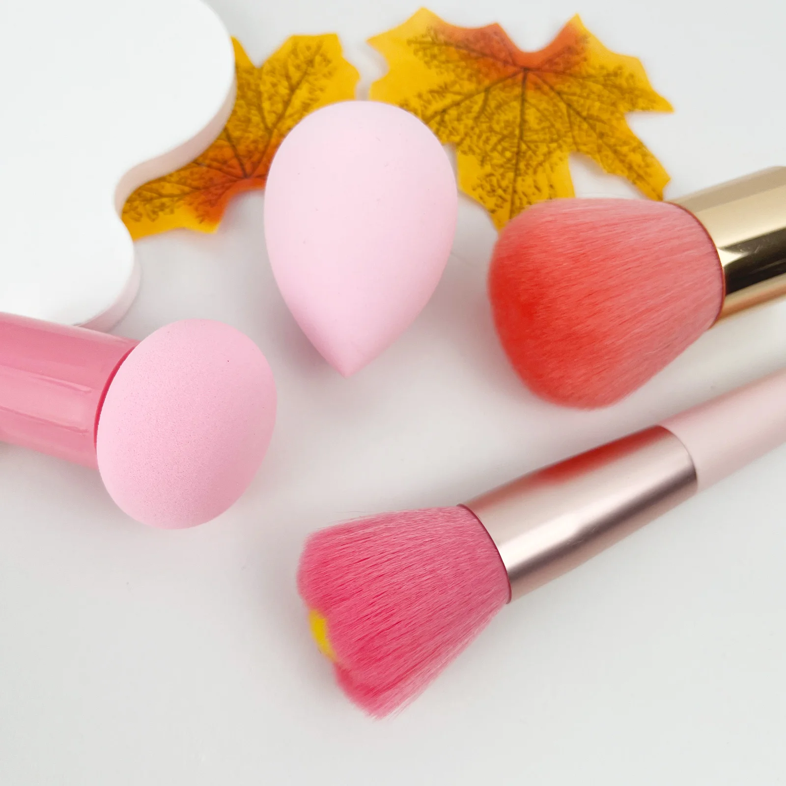 4PCS Great Value Makeup Set Rose Gold Blush Brush Rose Red Flower Loose Powder Brush with Apricot Handle Beauty egg