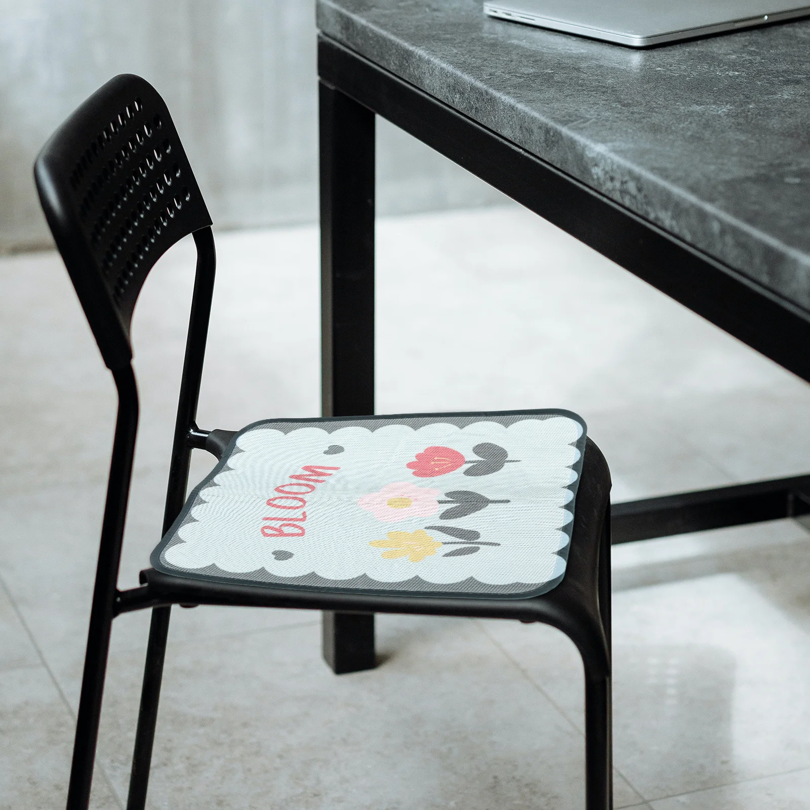 

Office Seats Ice Silk Cooling Pad Polyester Chair Cushion Breathable Anti-Slip Summer Mat for Computer Chair and Car Seats