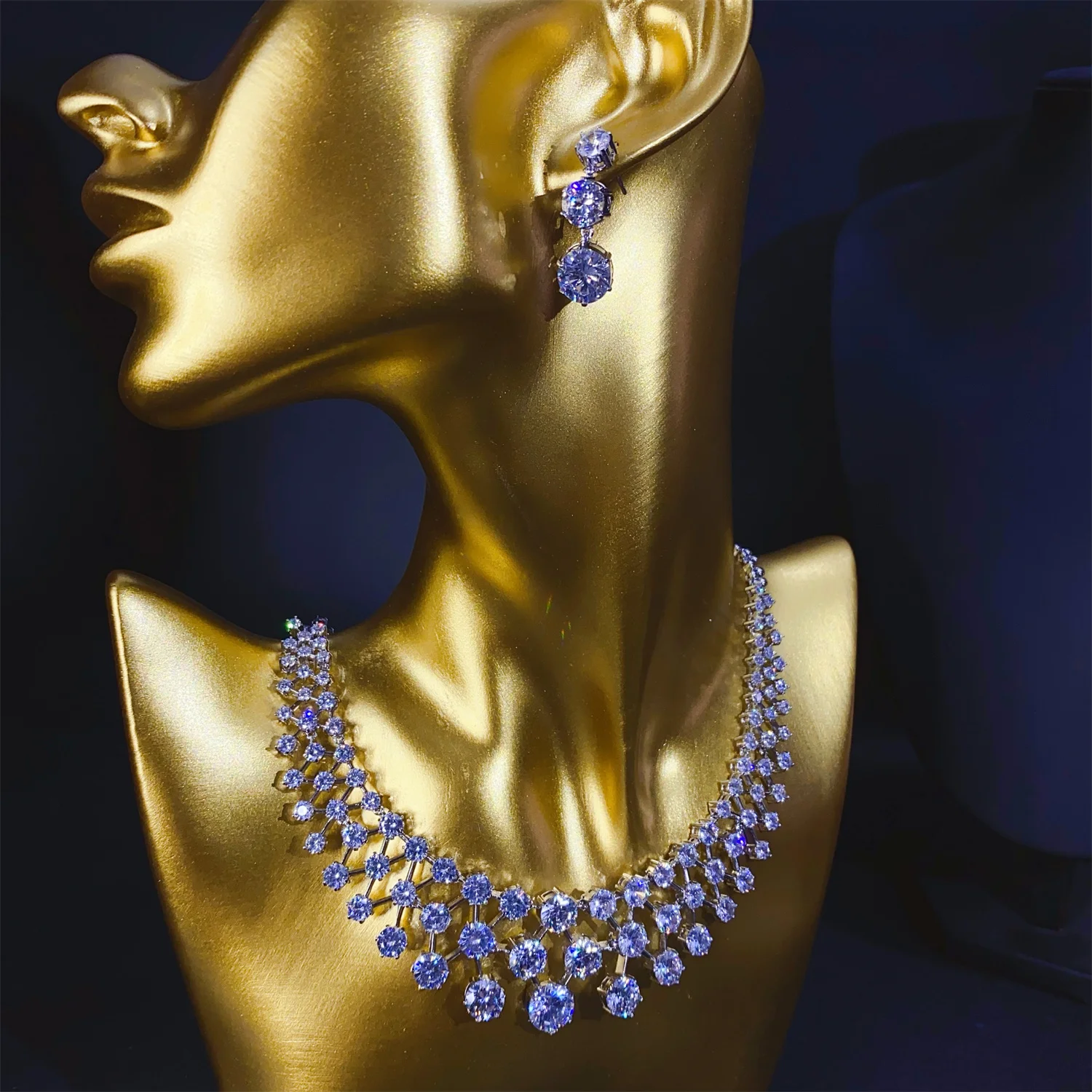 CZ Jewelry Set with Round-Cut Necklace and Dangle Earrings Elegant Sparkling Bridal Accessories for Banquets Wedding