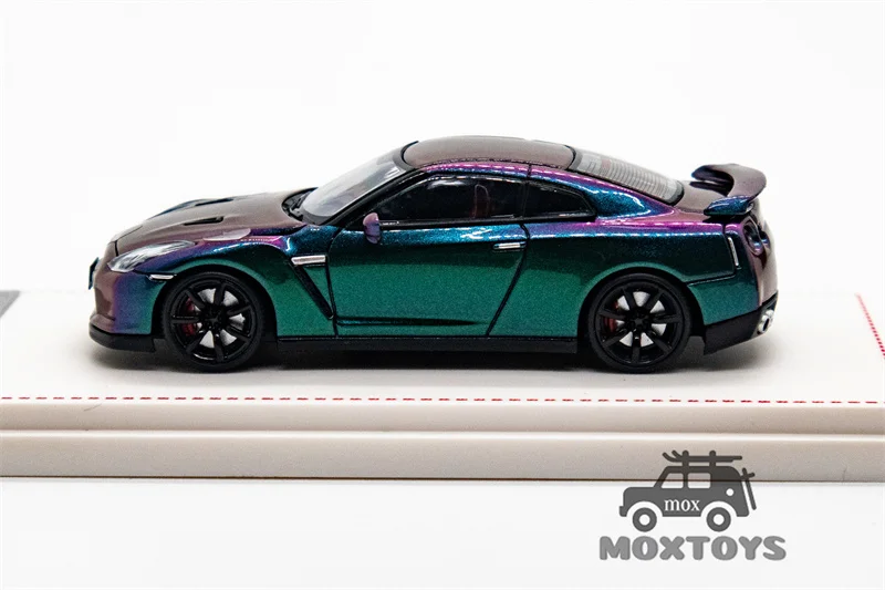 Focal Horizon FH 1:64 Skyline GT-R R35 Magic Purple/Silver Diecast Model Car