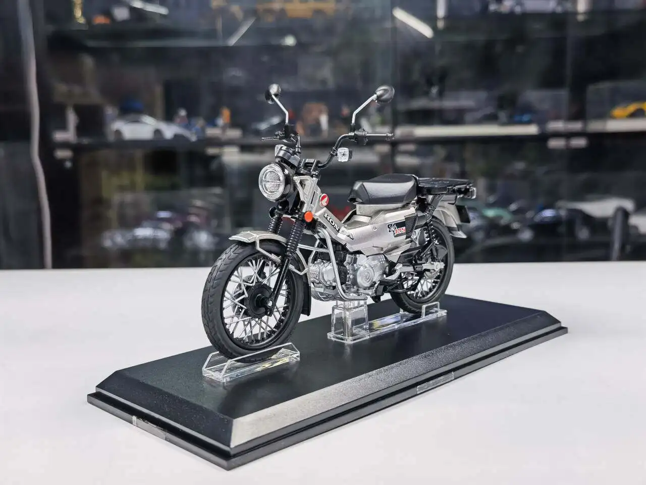 Diecast Aoshima 1:12 Scale Honda CT125 Alloy Motorcycle Model