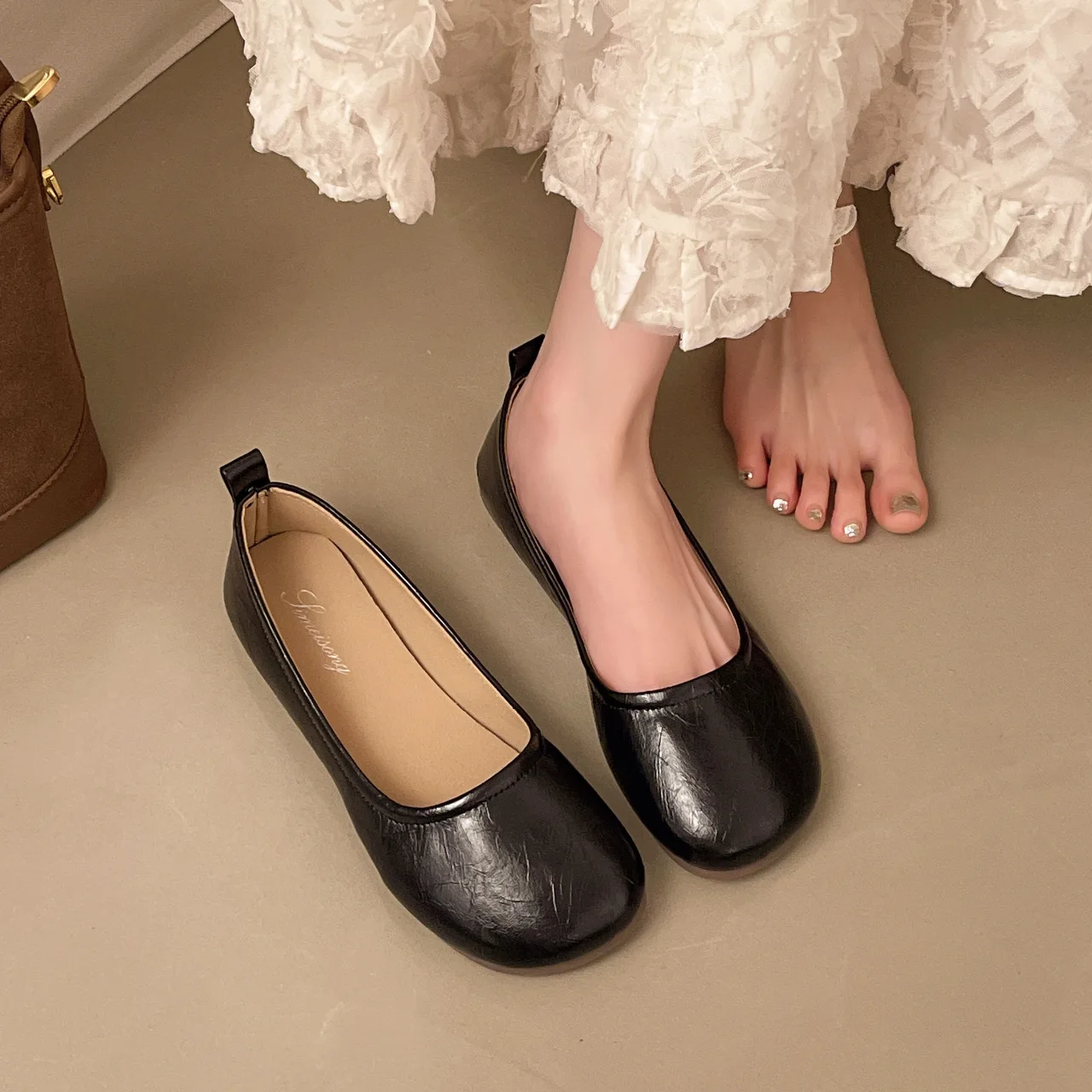 Simple Low Order Shoes for Women 2026 New One Foot Solid Color Korean Version Shallow Mouth Bean Shoes Women