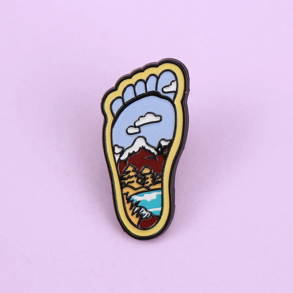 Creative Scenic Footprints Enamel Metal Lapel Pin Brooch Badge Backpack Clothing Accessories Wholesale Jewelry Gift for Traveler
