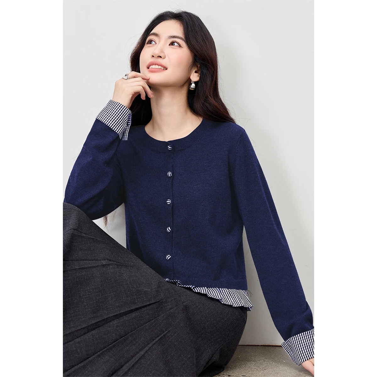 SENTUBILA Cardigan a due pezzi finto da donna 2025 Autunno O-Collo Contrasto Splicing Maglione scozzese Pendolare Casual Top in maglia W54EB4066