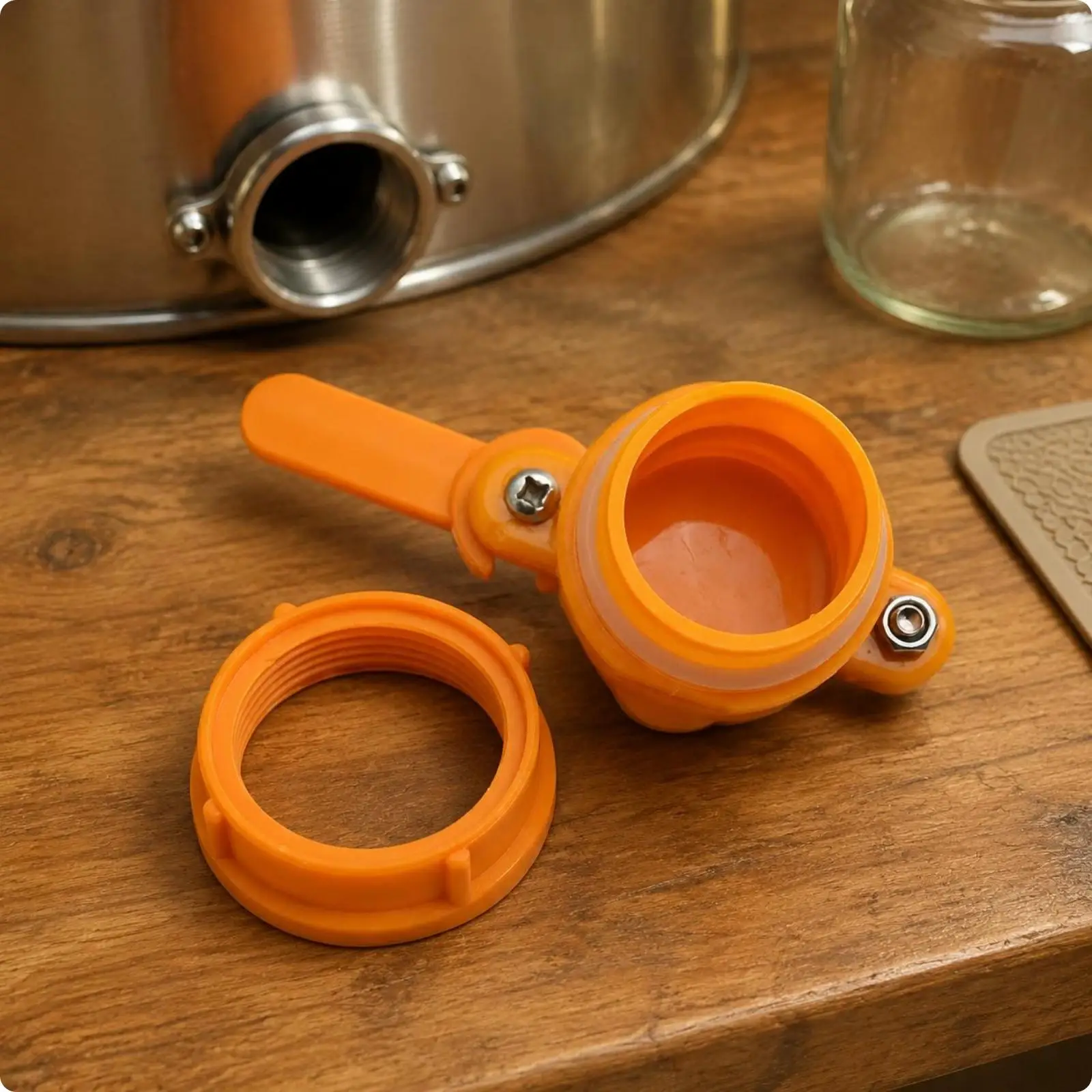 Honey Extractor Machine Threaded Spigot Honey Outlet Control for Efficient Honey Processing Equipment