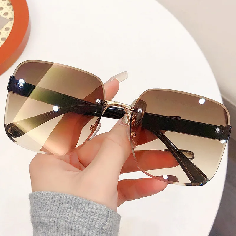 2023 New Vintage Oversized Sunglasses Fashion Brand Big Frame Sun Glasses Female Style Designer Glasses UV400 Oculos De Sol image 3