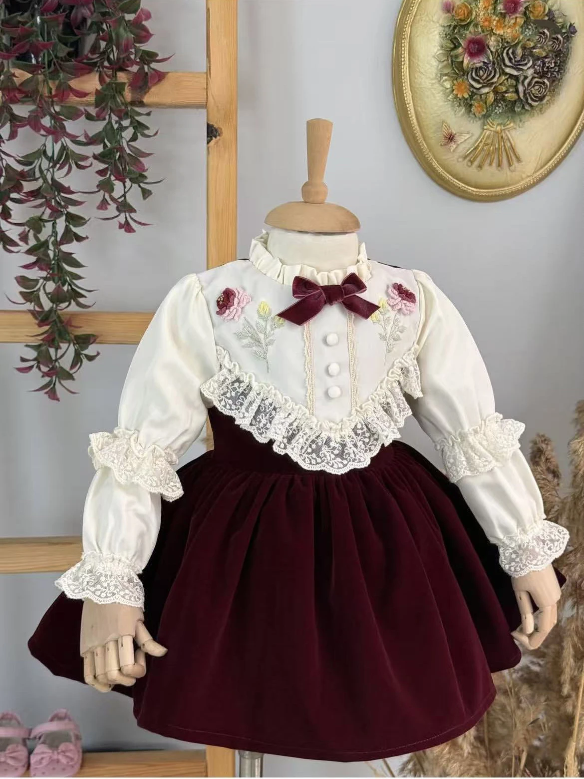 Autumn Baby Girl Handmade Embroidery Flower Lace Vintage Velvet Red Dress for Birthday Photography Holiday Eid Christmas