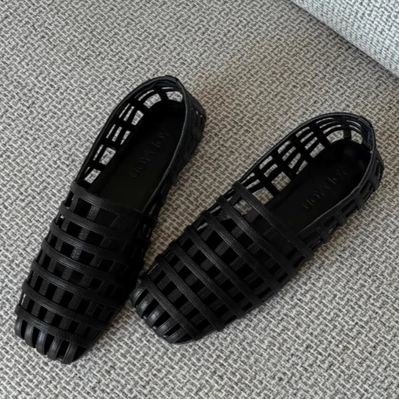 

Дизайнерские сетчатые полые женские сандалии Мэри Джейн, модные женские туфли на плоской подошве с квадратным носком, новые удобные женские туфли на плоской подошве для прогулок на открытом воздухе