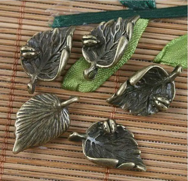 8pcs 23x13mm,hole:2mm antiqued bronze insect in the leaf pendant G1564