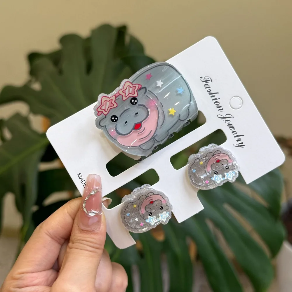 

1/3Pcs Kawaii Miss Hippo Hair Claw Flower Headwear Small Shark Clip Set Geometry Acrylic Cartoon Capybara Hair Clip Travel