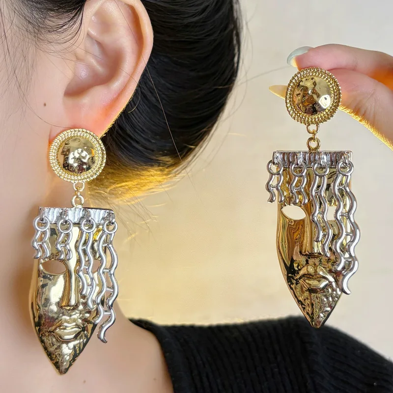 Abstract Human Face Mask Dangle Earrings Curly Hair Metal Statement Ear Jewelry For Women Daily Wear