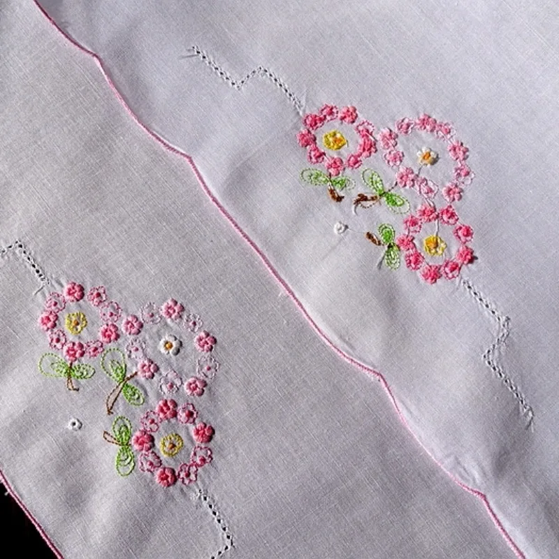 1Set include 2pcs Export to American retro pastoral pure cotton embroidered napkin 39CM handkerchief 38X58CM