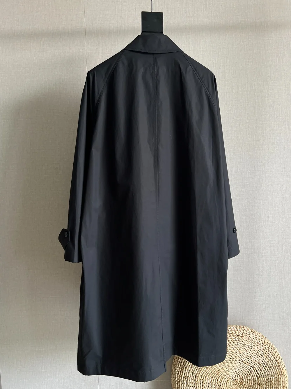 High-density Satin Twill Silhouette Black Windbreaker Women Trench