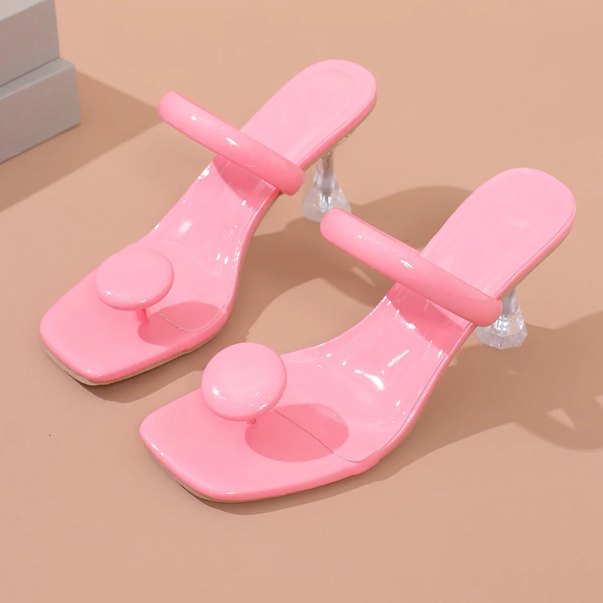 New Women's slippers summer fashion Transparent belt metal decoration box shaped square Alien heel high heels wearing sandals