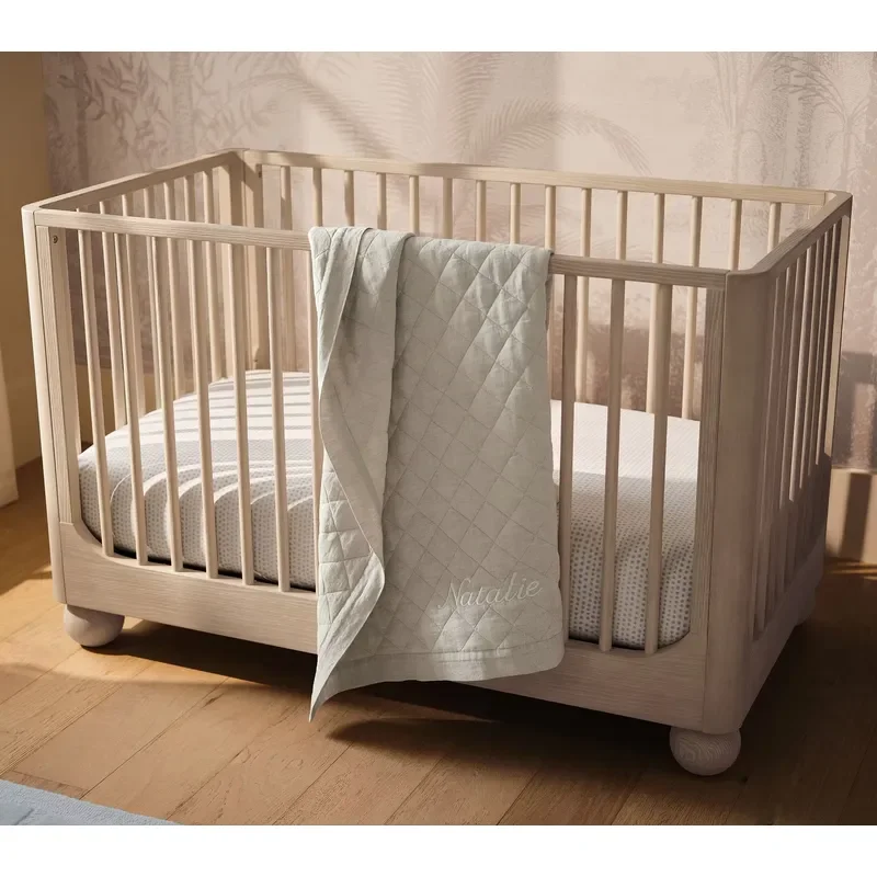 White Solid Wood Crib Multifunctional Mini Bed Portable Newborn 0-3 Years Carved Light Luxury American Country Hotel Style