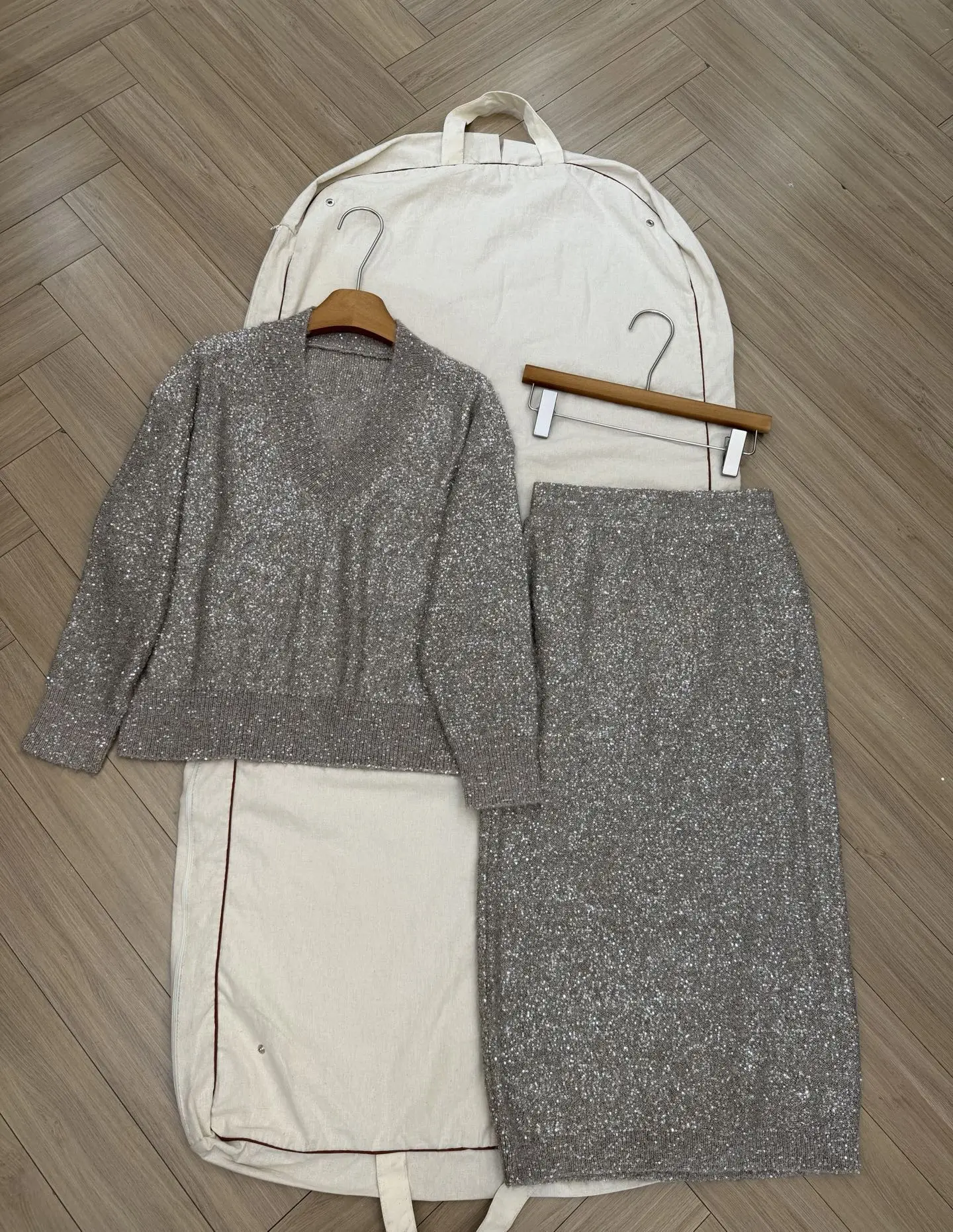 Early Autumn New Women'S Clothing B/C Retro Style V-Neck Loose Sequined High-Quality Knit Top + Skirt Set