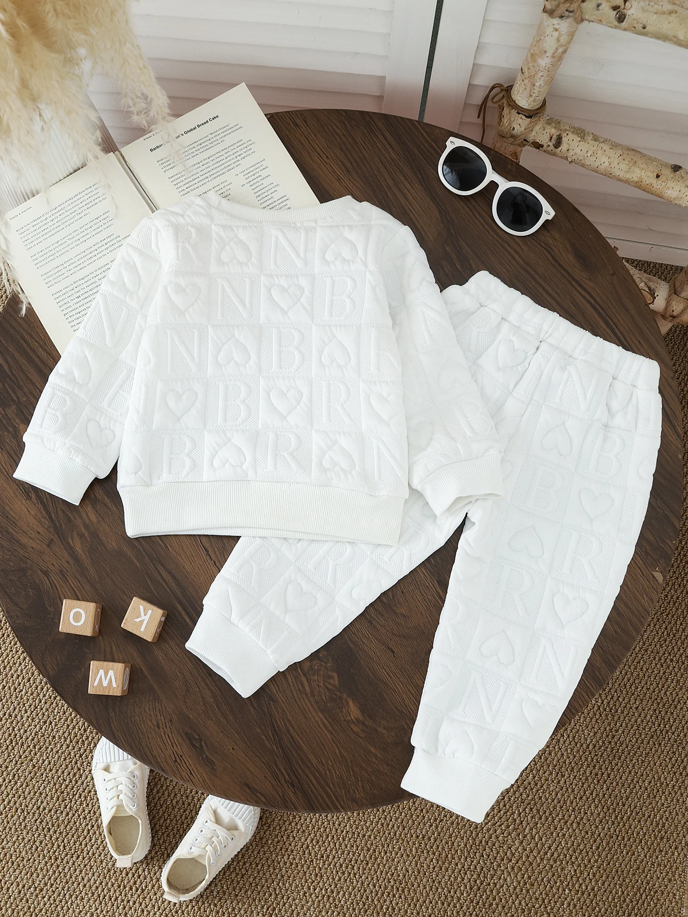 2Pcs Spring Autumn Baby Outfit,Heart Letter Quilted Long Sleeve Sweatshirt & Cuffed Jogger Pants,Simple Stylish Newborn Clothes