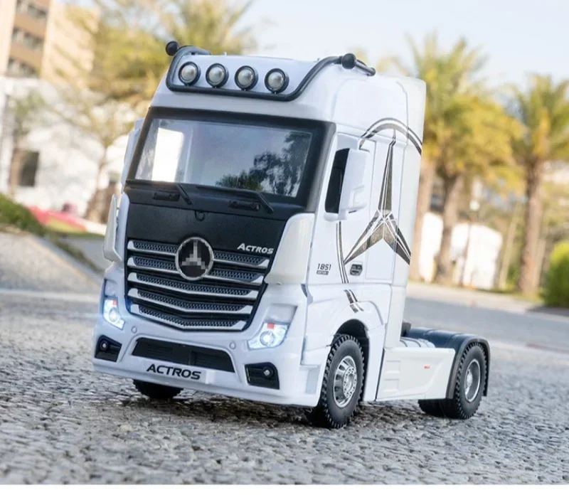 1:36 Mercedes-Benz ACTROS Simulation Alloy Truck Head Model with Sound Light Children Boy Diecast Toy car Gift Collection C209