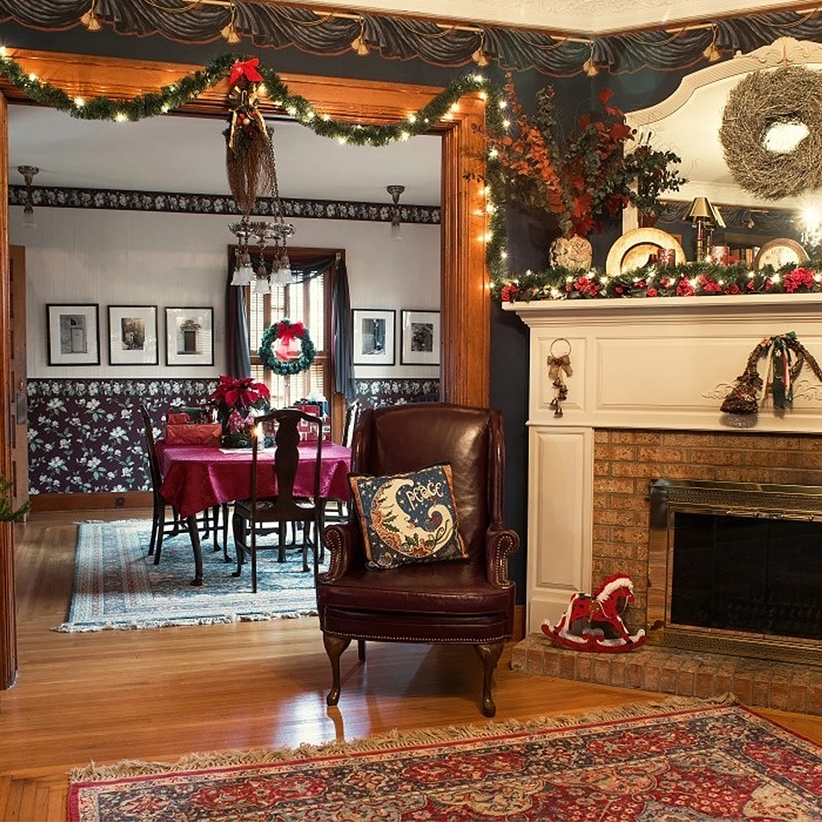 

Artificial Red Berry Rattan Garland Christmas Hanging PVC Wreath No Fading Xmas Holiday Decoration Christmas Garland