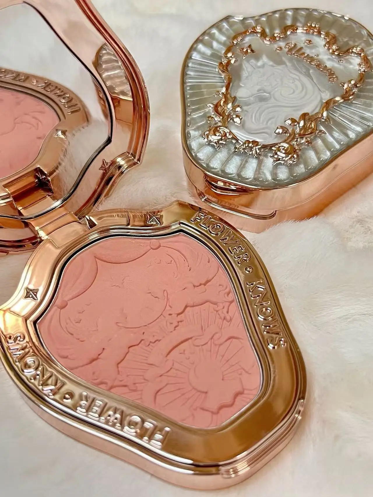 Flower Knows Unicorn Carved Powder Blusher Makeup Matte Shimmer Pigment Brightening Natural Cheek Blusher Brightening Cosmetic