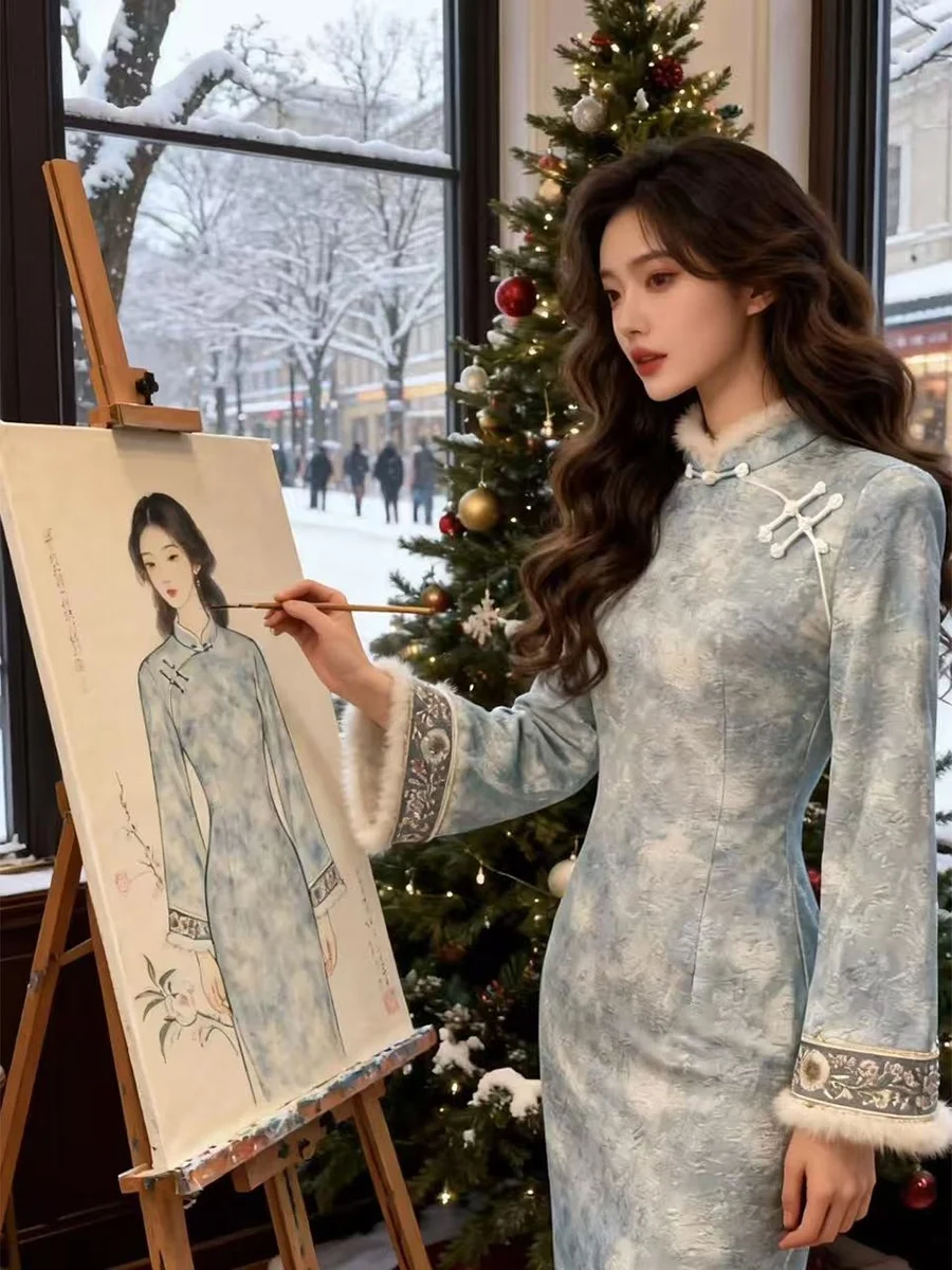 

Синее утепленное платье-ципао с флисовой подкладкой, улучшенная модель для Китайского Нового года, повседневное зимнее, с длинным косым воротником и низким разрезом, из полиэфирного волокна