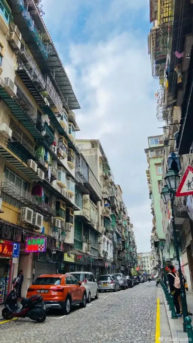 

Защитная пленка-наклейка для центральной консоли, приборной панели, рычага переключения передач и воздуховодов для Mercedes-Benz S-класса Maybach S500 2013-2017 гг.