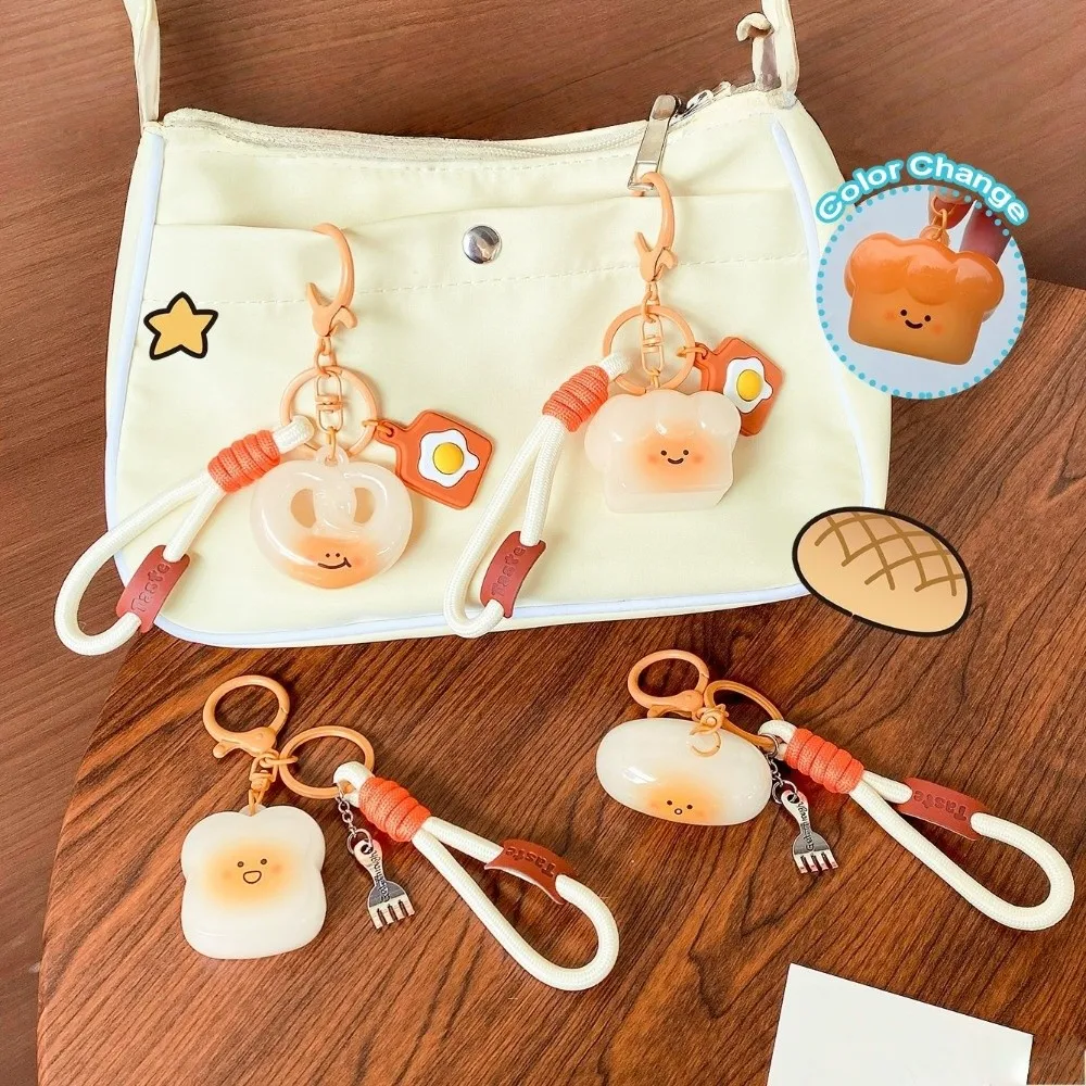 

Roast Chicken Detect UV Color Change Bread Pendant Funny Creative Roast Suckling Pig Keyring Cartoon PVC Toast Pretzel Keychain