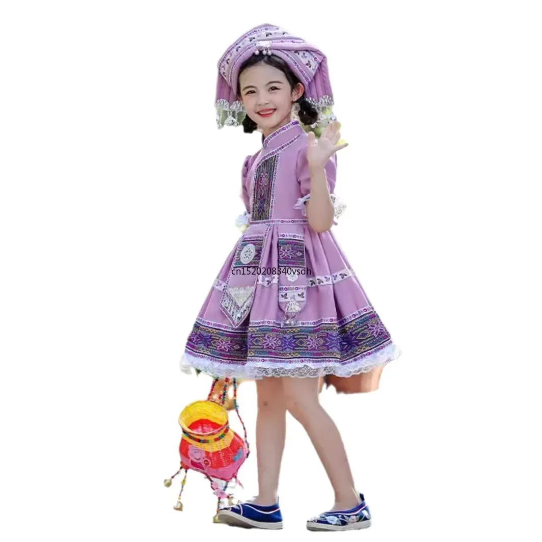 2024년 신입생 한족, 미아오족, 이족 소녀들을 위한 민족 의상 공연복