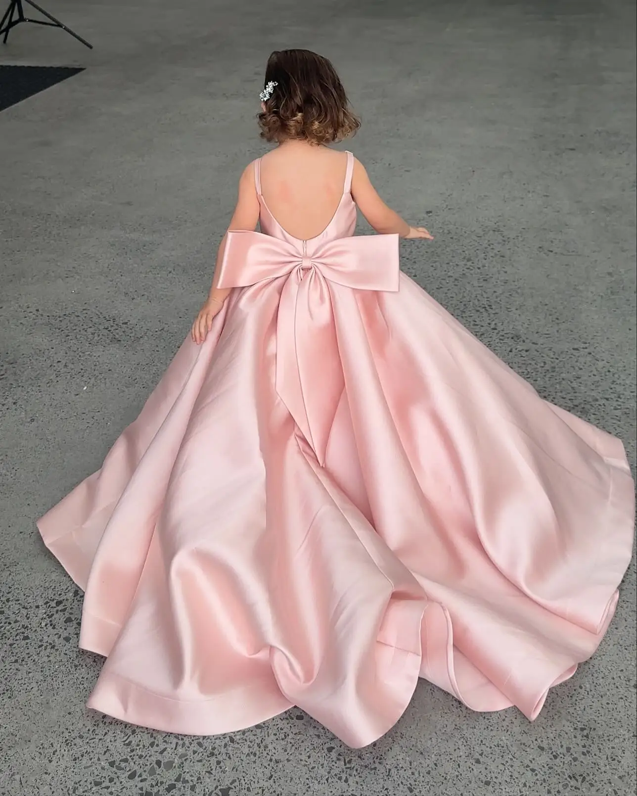 Flower Girl Dress Satin Spaghetti Strap Backless Long Train Princess Gown Kids Wedding Birthday Pageant Formal Party Dress White