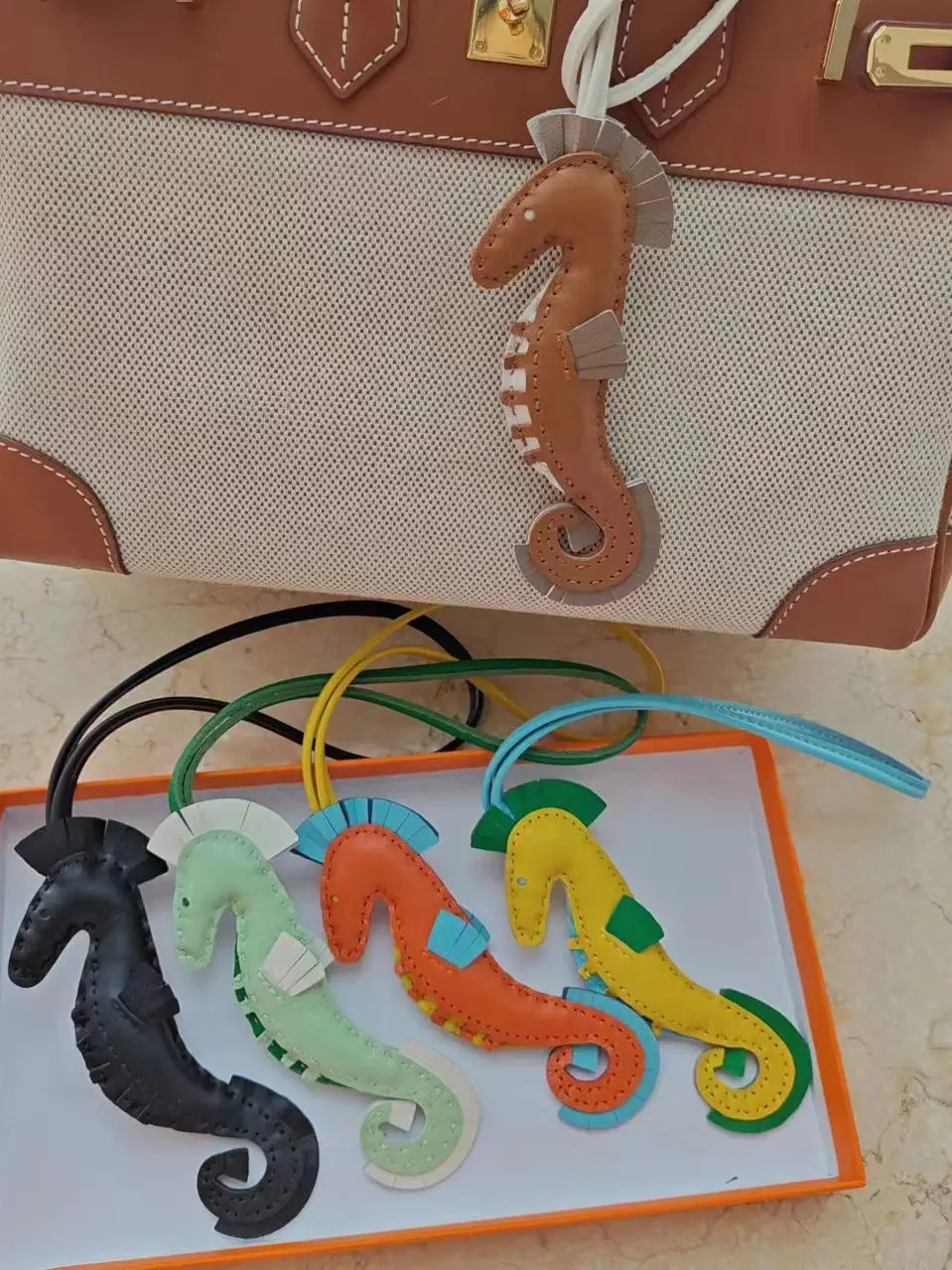 breloque-de-sac-en-cuir-veritable-pour-femme-motif-hippocampe-en-peau-de-mouton-cousue-main-pendentif-pour-sac-ou-voiture-pour-usage-quotidien