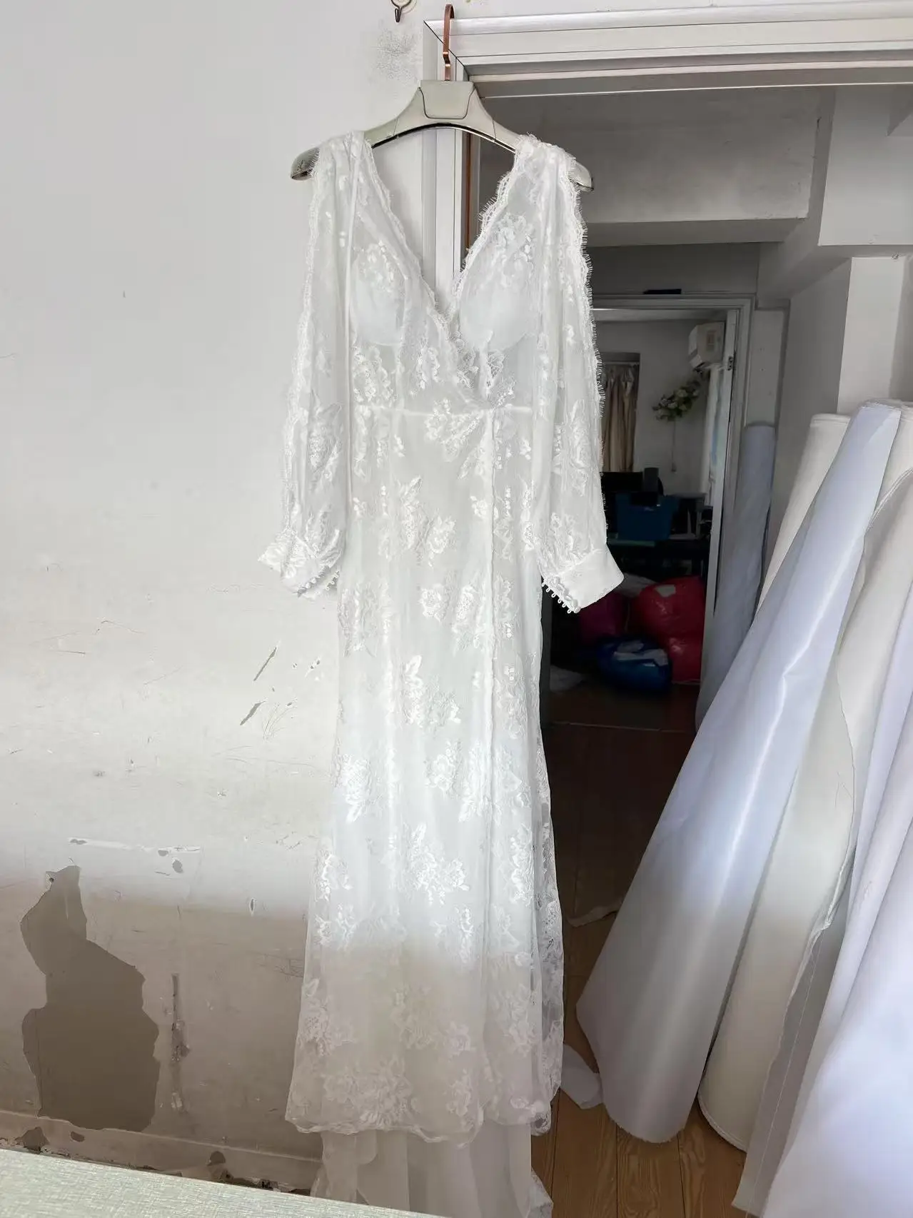 Customized Bohemian Wedding Dresses Lace V-Neck Wedding Gown Boho Beach  Bridal Dress Long Sleeves Open Back Vestido Novia - AliExpress 320