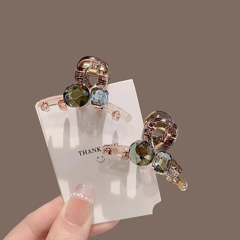 Рисунок 2 - Элегантный бант в виде акулы