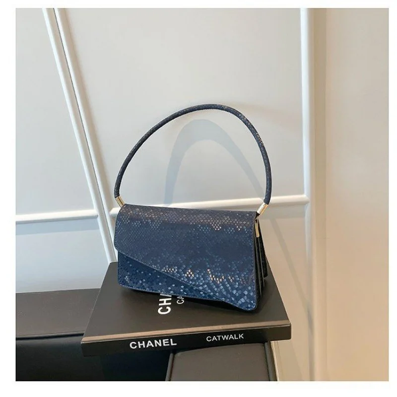 กระเป๋าถือหนังแบรนด์หรูสำหรับผู้หญิง ดีไซน์เรียบหรู ทันสมัย ปี 2025 ผลงานดีไซเนอร์ชื่อดัง ยอดนิยม คลาสสิก ​