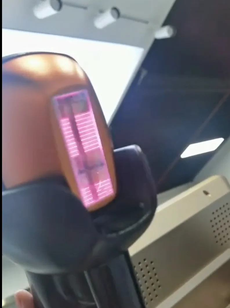 2 بوصة 1 سوبرانو التيتانيوم الجليد البلاتين ديود 755 808 940 1064nm 4-الطول الموجي الليزر آلة إزالة الشعر غير مؤلم 2025