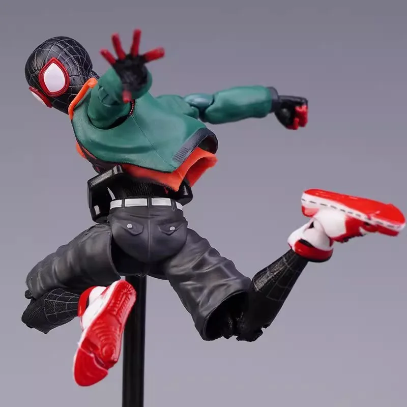 Miles Morales Spider-Man Figura de acción altamente posable Marvel Modelo coleccionable Juguete para regalo de Qian Zhiliexian a través del universo