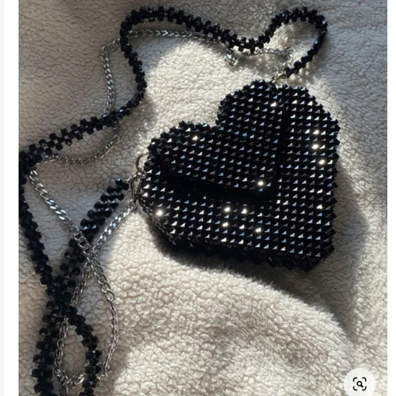 

Новые высококачественные текстурированные дизайнерские сумки через плечо с цепочкой Ins Love, черная тканая женская сумка на плечо с бисером на День святого Валентина