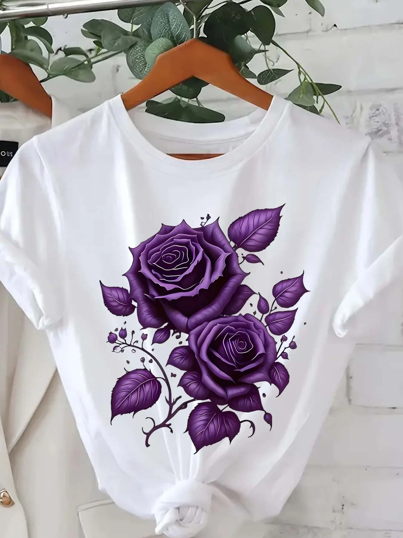 

Women'S White T-Shirt with Vibrant Purple Rose Print Casual Crew Neck Short Sleeve Top for Spring and Summer Casual Wear