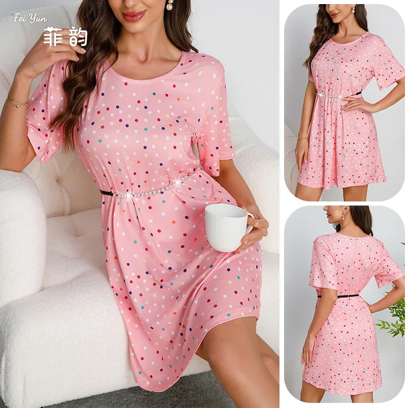 화려한 물방울 무늬 중간 소매 드레스, 진주 허리 조임 디자인, 피부 친화적인 섹시한 나이트가운