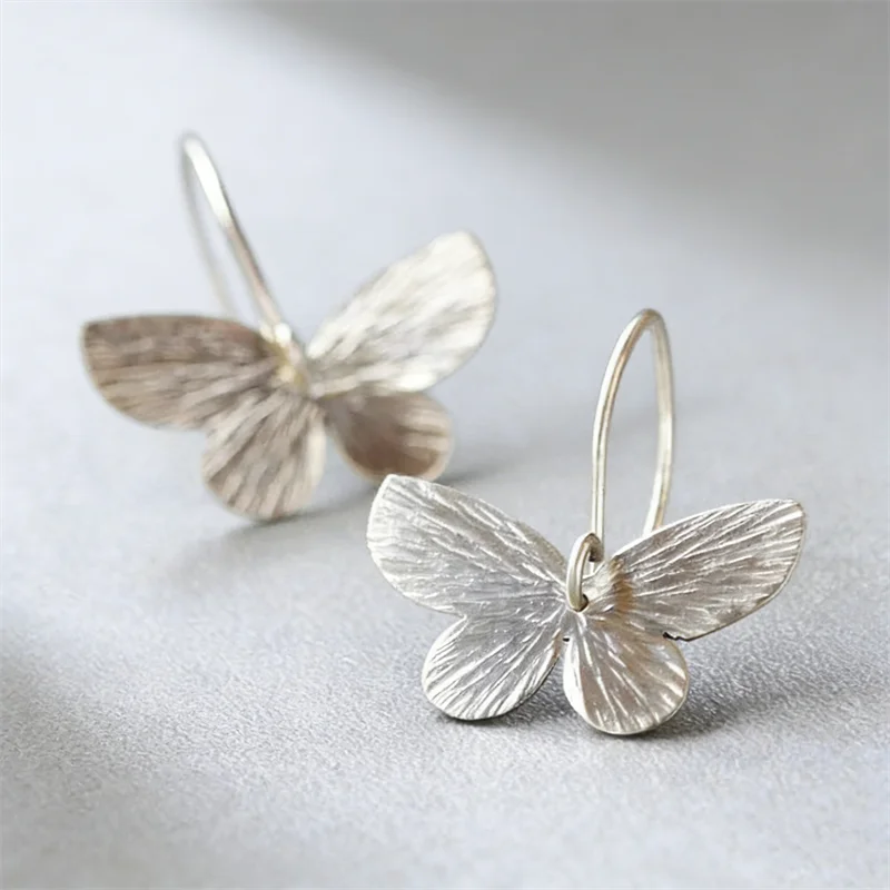 Retro Trend Women Drop Earrings Silver Color Hand Carved Pattern Butterfly Dangle Earring Fine Engagement Jewelry Gift