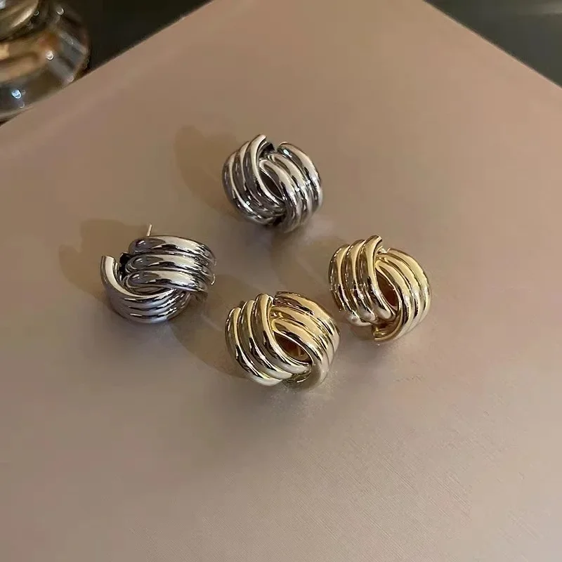 

Retro Metallic Gold Color Small Weave Circle Pendant Earrings 2024 New Jewelry Fashion Party Stud Earrings for Woman Gifts